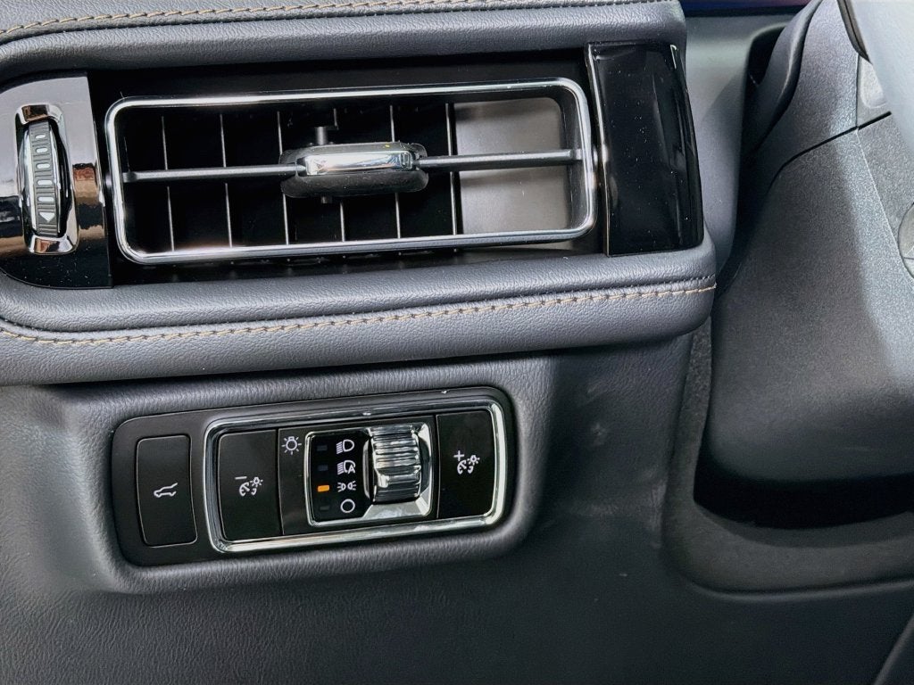 2027 Lincoln Aviator Premiere Premium