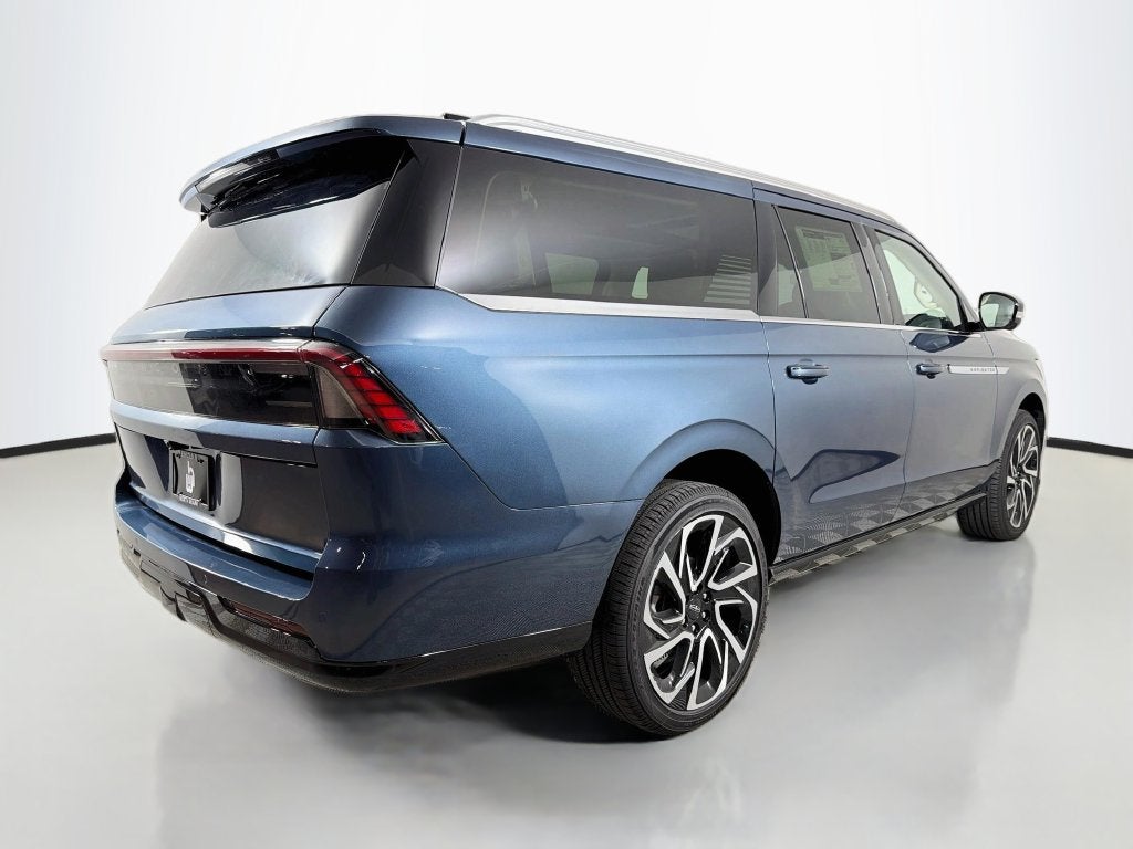 2027 Lincoln Navigator L Reserve