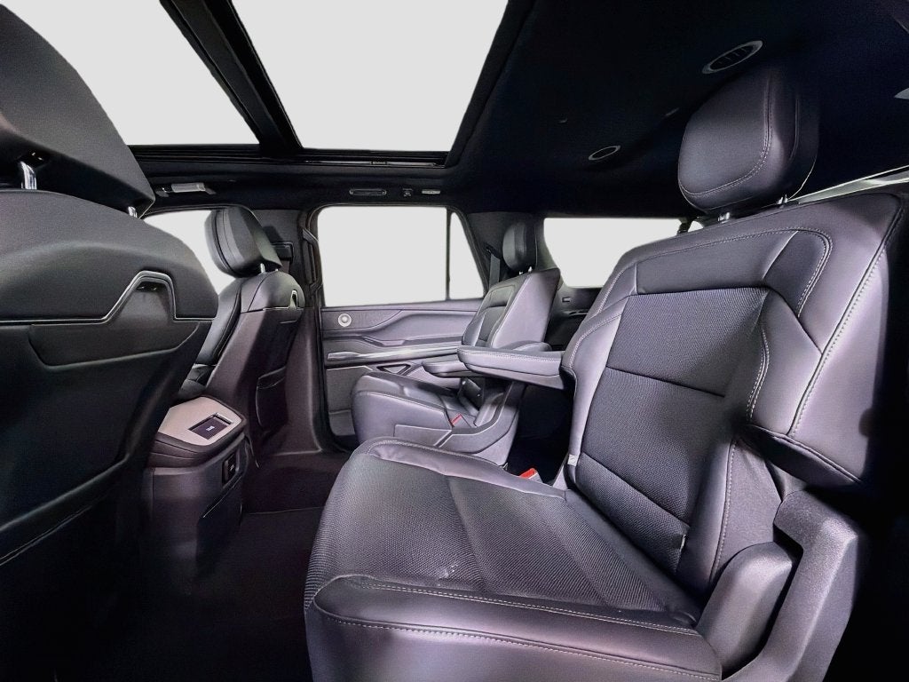 2027 Lincoln Navigator L Reserve