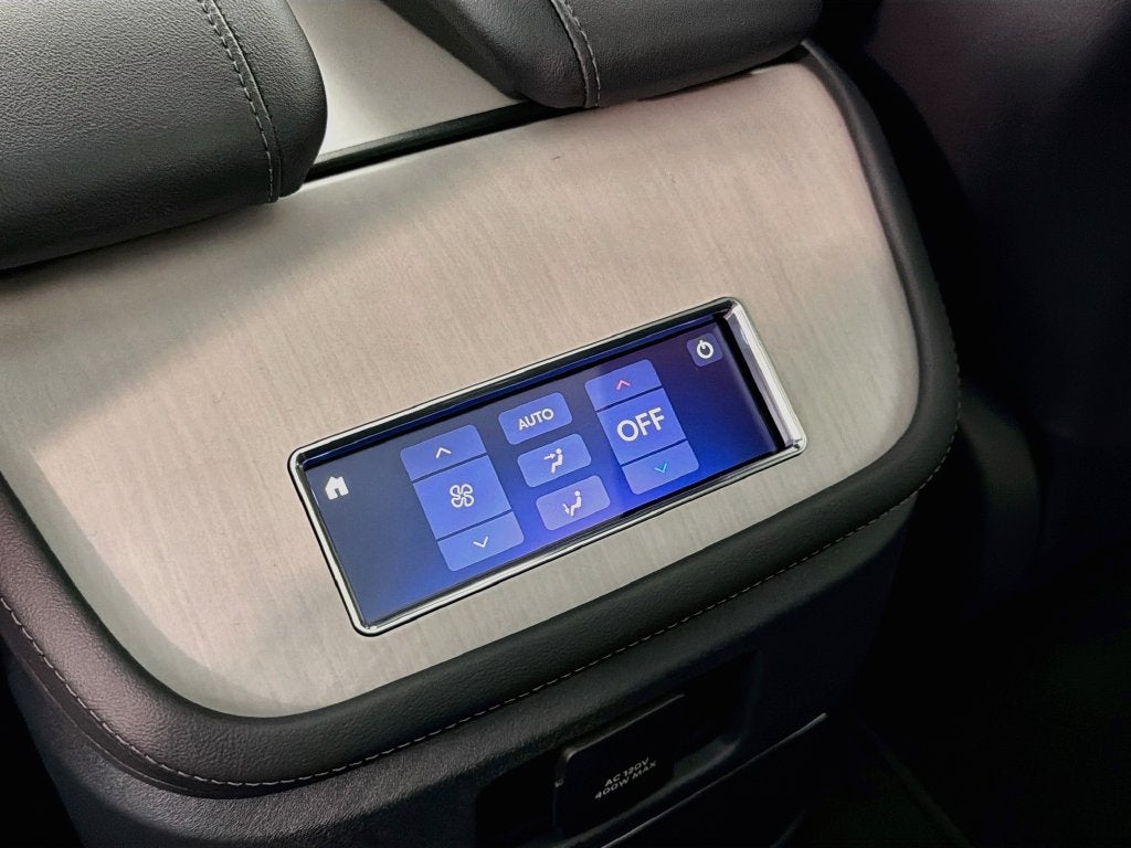 2027 Lincoln Navigator L Reserve