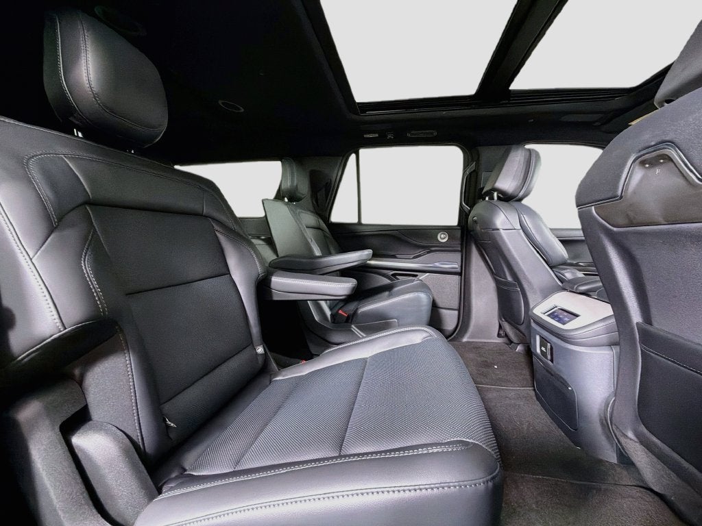2027 Lincoln Navigator L Reserve
