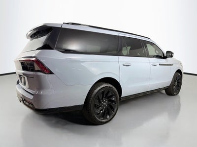 2027 Lincoln Navigator L Reserve