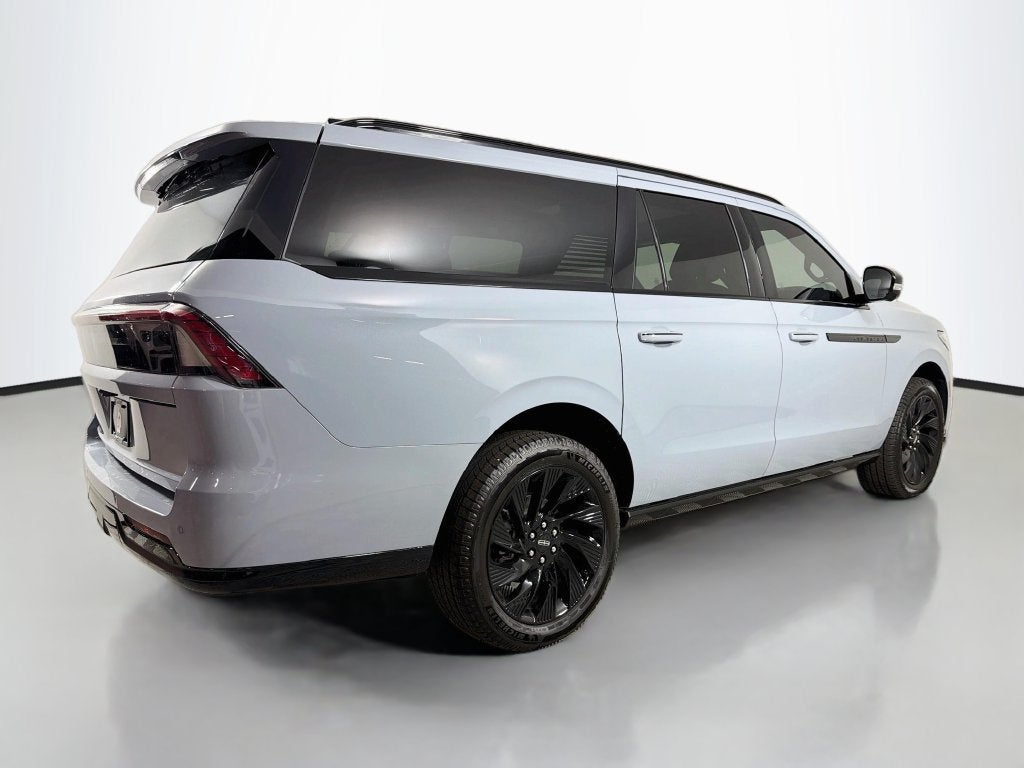 2027 Lincoln Navigator L Reserve