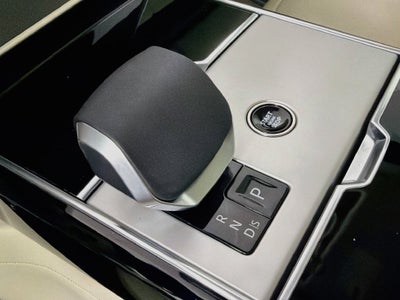 2026 Land Rover Range Rover Plug-In Hybrid SE