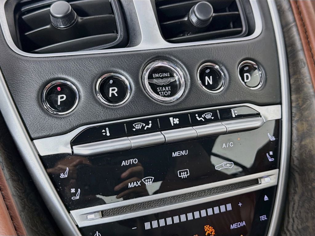 2020 Aston Martin DB11 Volante