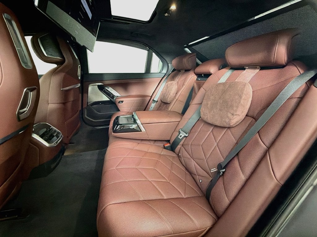 2024 BMW 7 Series 760i xDrive