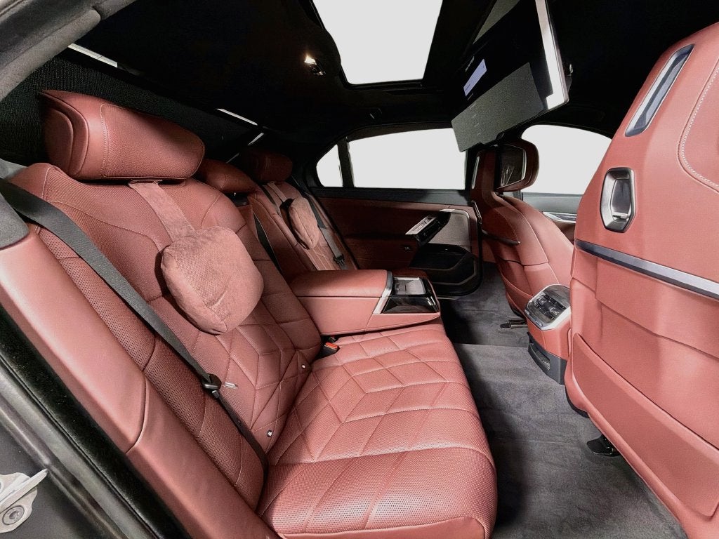 2024 BMW 7 Series 760i xDrive