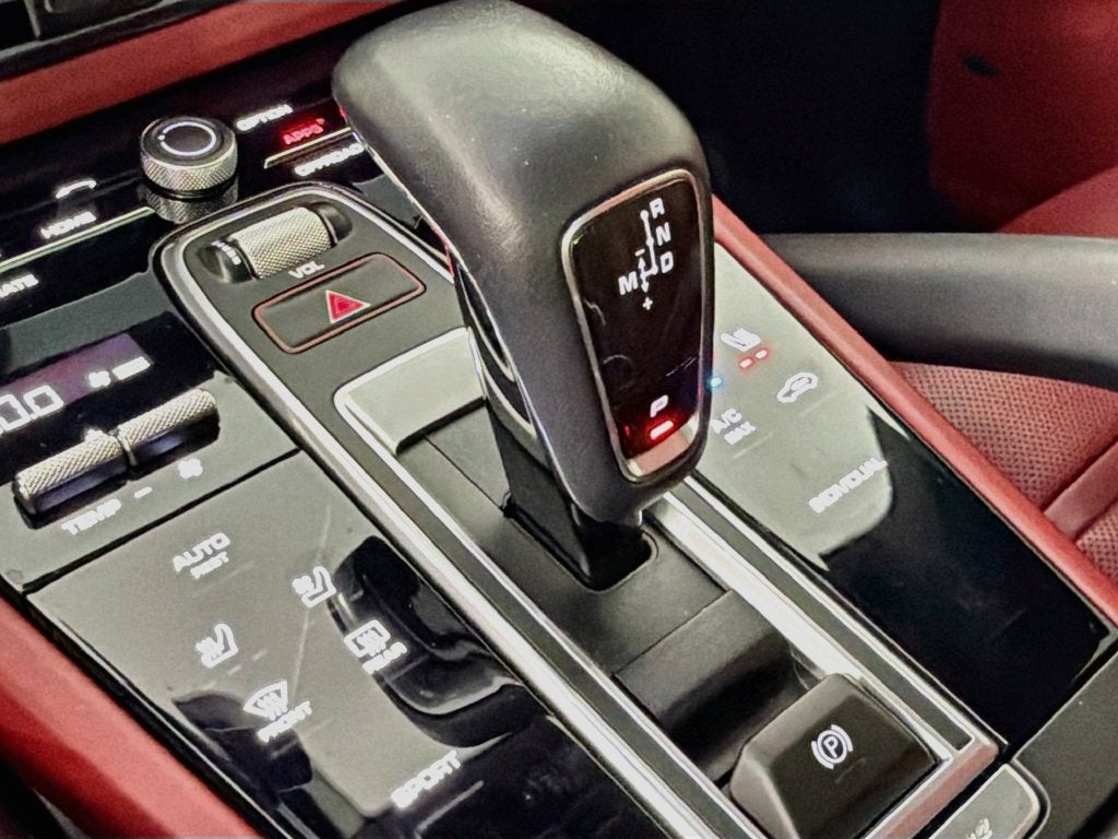 2023 Porsche Cayenne Platinum Edition