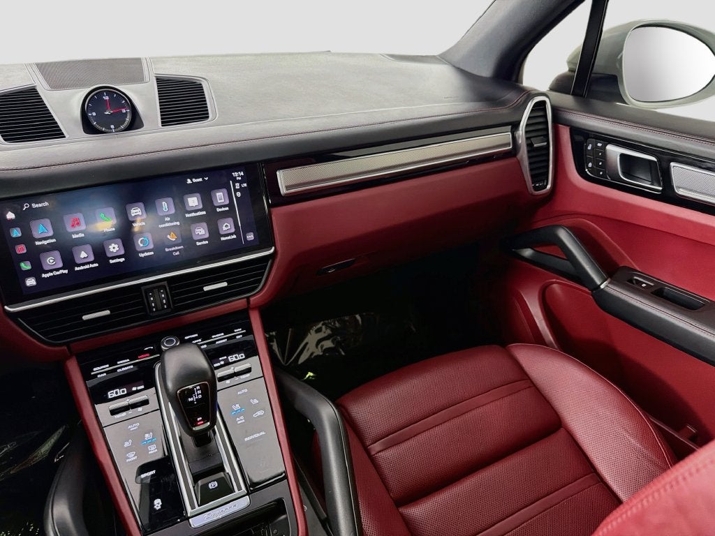 2023 Porsche Cayenne Platinum Edition