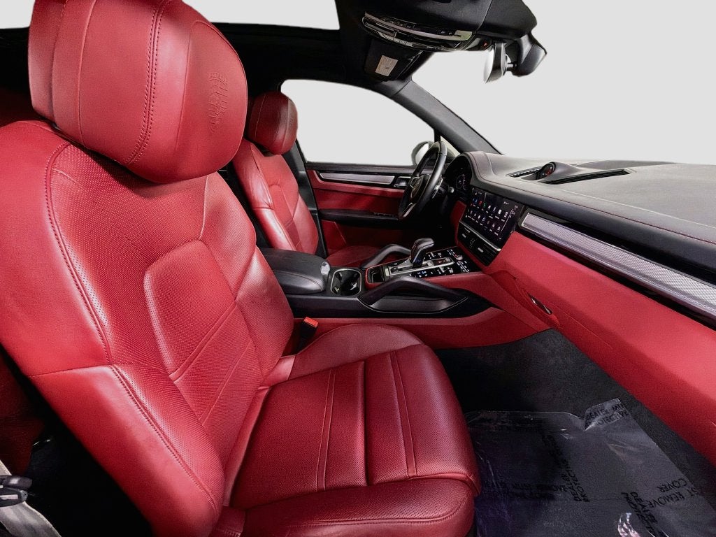 2023 Porsche Cayenne Platinum Edition
