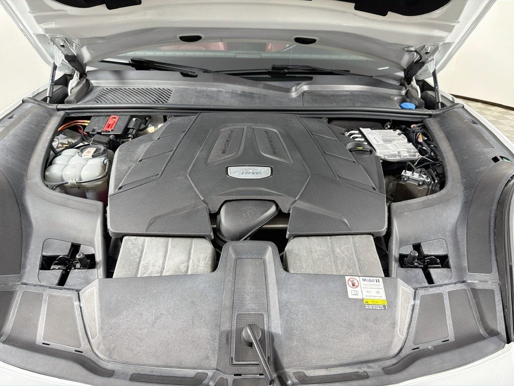 2023 Porsche Cayenne Platinum Edition