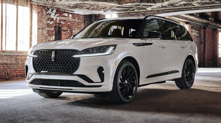 A 2026 Lincoln Aviator® SUV is shown with the available Jet Appearance Package. | Lincoln North Miami in North Miami FL