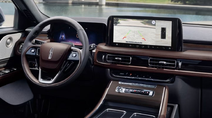 The backup camera of the 2027 Lincoln Aviator® SUV is displayed on screen. | Lincoln North Miami in North Miami FL
